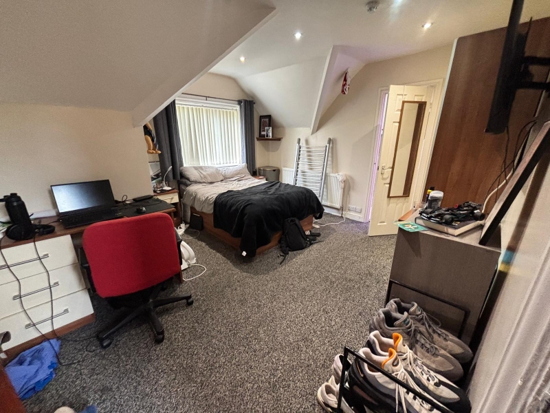 8 bed semi-detached house, St Michaels Villas, Headingley