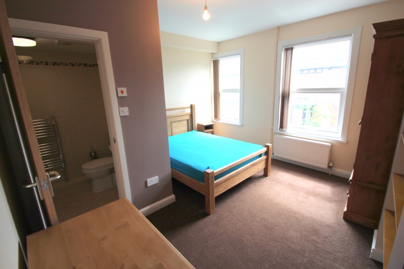 4 bed end-terrace house, Ashville Terrace, Hyde Park
