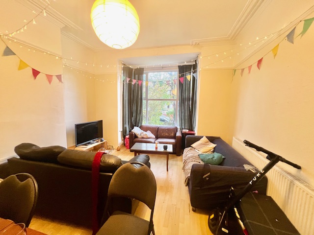 8 bed terraced house, Ash Grove, Hyde Park