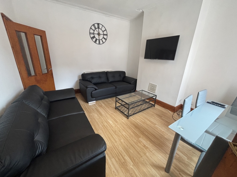 7 bed terraced house, Manor Drive, Hyde Park