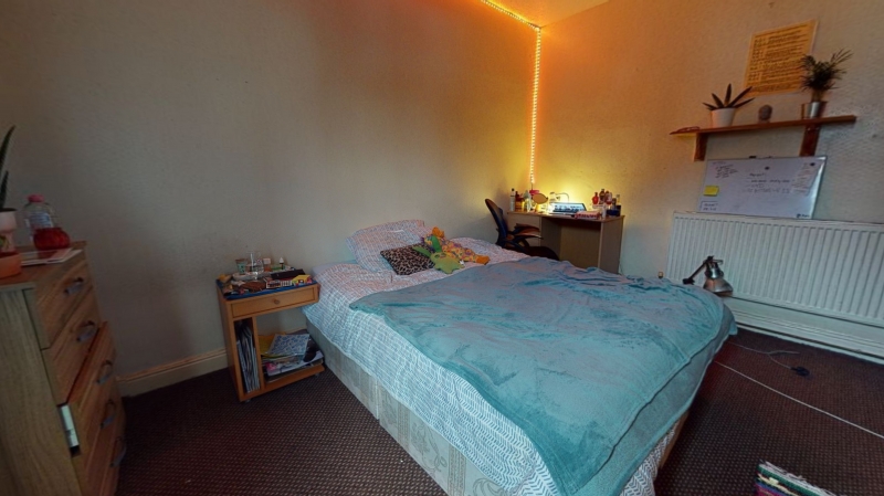 4 bed terraced house, Welton Mount, Hyde Park