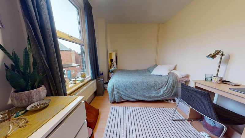4 bed end-terrace house, Royal Park Road, Hyde Park