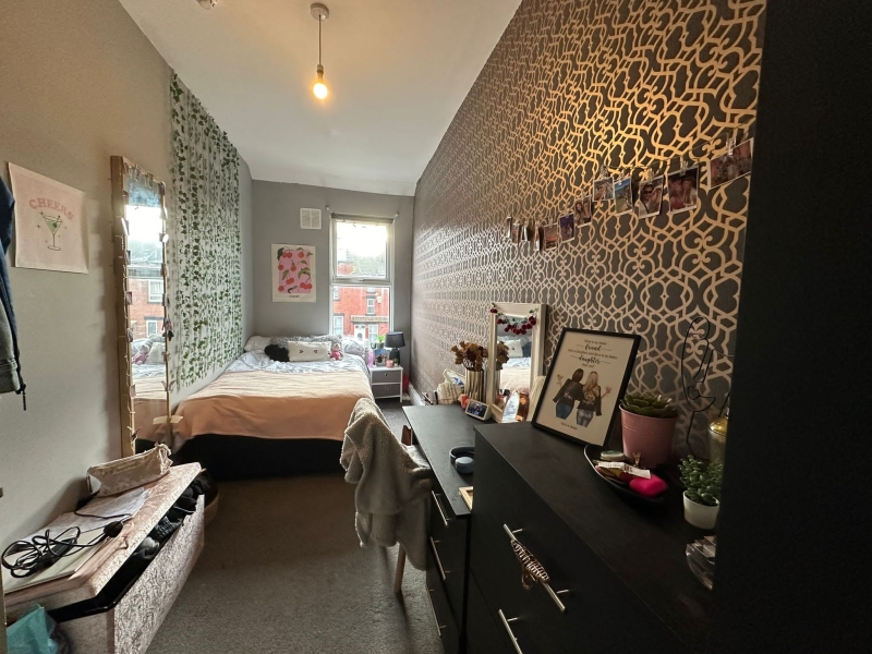 Room 8
